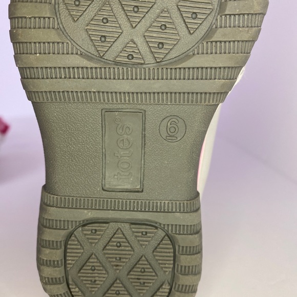 Toddler White & Pink Snow boots - Picture 5 of 8